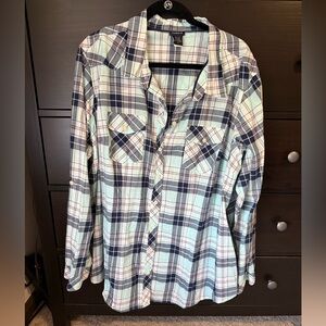 Torrid Plaid Button-Up Ling Sleeve Shirt - size 4
